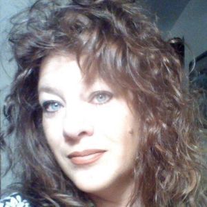 Meet your Posher, Lora